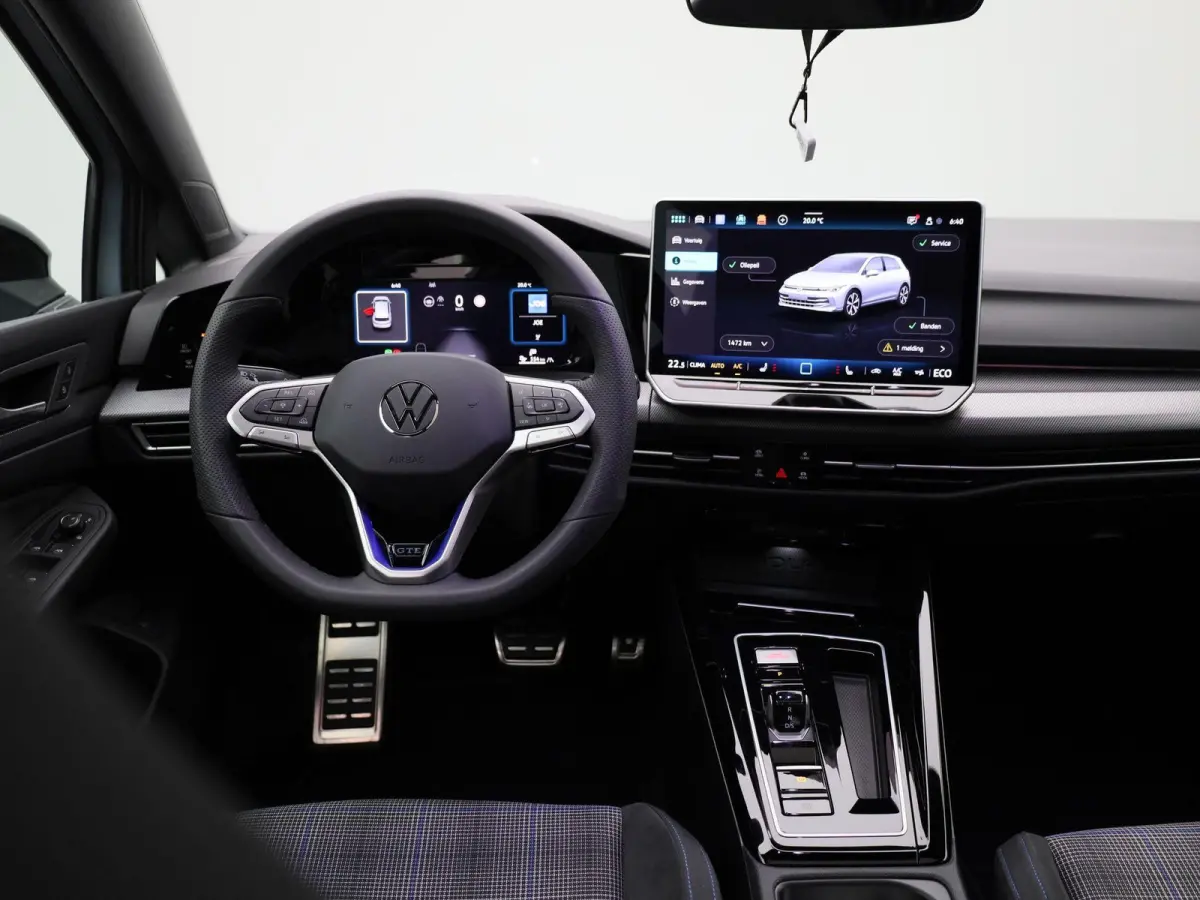 1.5 eHybrid GTE 272 PK | Automaat | Plug-In | Panorama Dak | Navigatie | Digitale Cockpit Pro | 360 Camera | Sport Pakket | Stoelverwarming | Stuurwielverwarming | Head-Updisplay | LED Matri