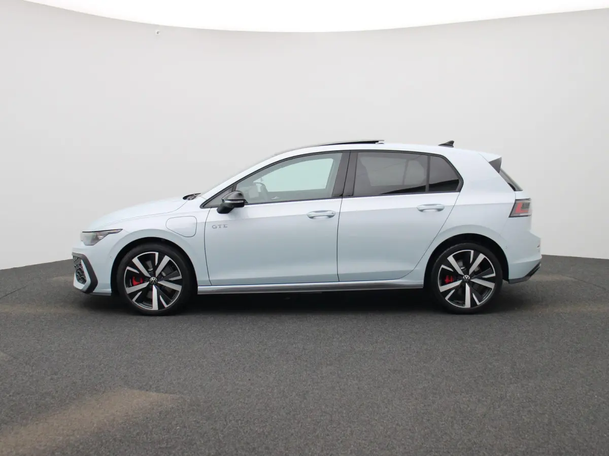 1.5 eHybrid GTE 272 PK | Automaat | Plug-In | Panorama Dak | Navigatie | Digitale Cockpit Pro | 360 Camera | Sport Pakket | Stoelverwarming | Stuurwielverwarming | Head-Updisplay | LED Matri