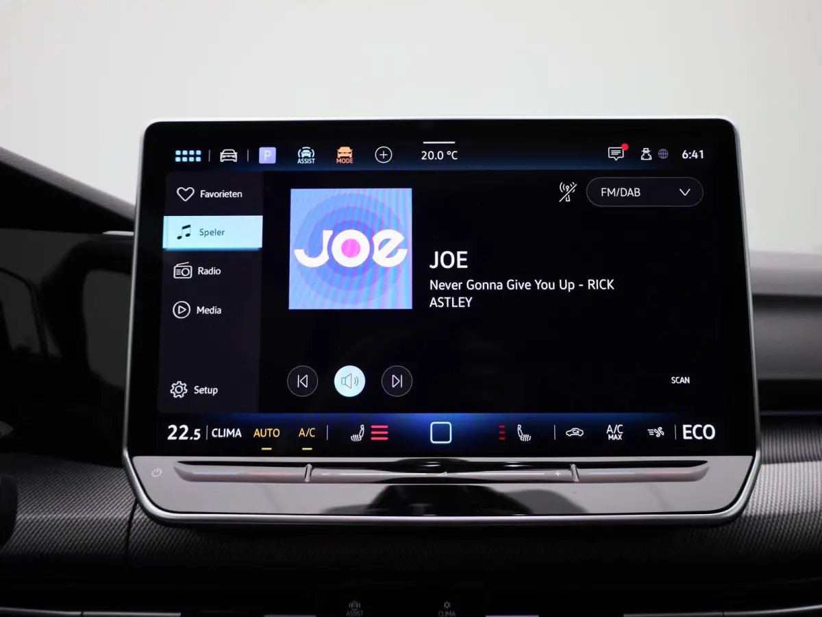 1.5 eHybrid GTE 272 PK | Automaat | Plug-In | Panorama Dak | Navigatie | Digitale Cockpit Pro | 360 Camera | Sport Pakket | Stoelverwarming | Stuurwielverwarming | Head-Updisplay | LED Matri