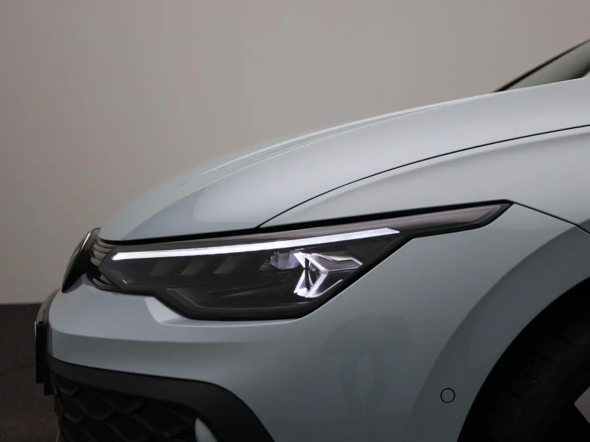 1.5 eHybrid GTE 272 PK | Automaat | Plug-In | Panorama Dak | Navigatie | Digitale Cockpit Pro | 360 Camera | Sport Pakket | Stoelverwarming | Stuurwielverwarming | Head-Updisplay | LED Matri