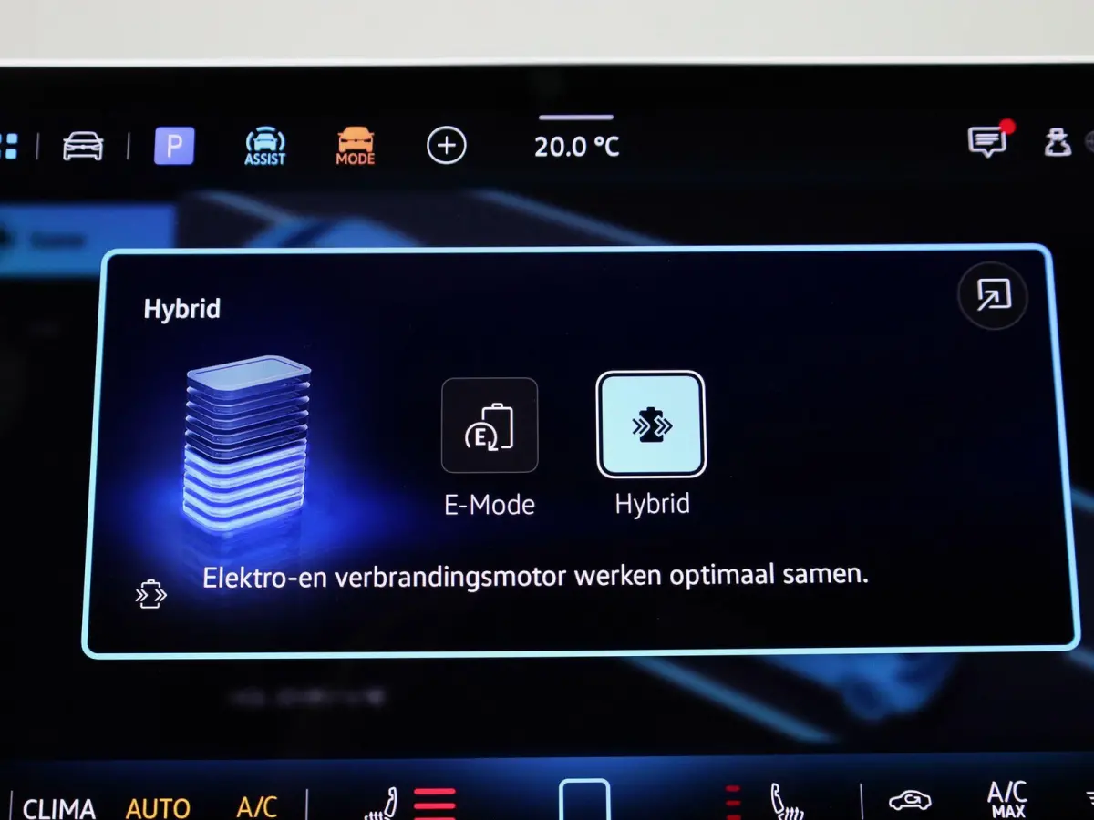 1.5 eHybrid GTE 272 PK | Automaat | Plug-In | Panorama Dak | Navigatie | Digitale Cockpit Pro | 360 Camera | Sport Pakket | Stoelverwarming | Stuurwielverwarming | Head-Updisplay | LED Matri