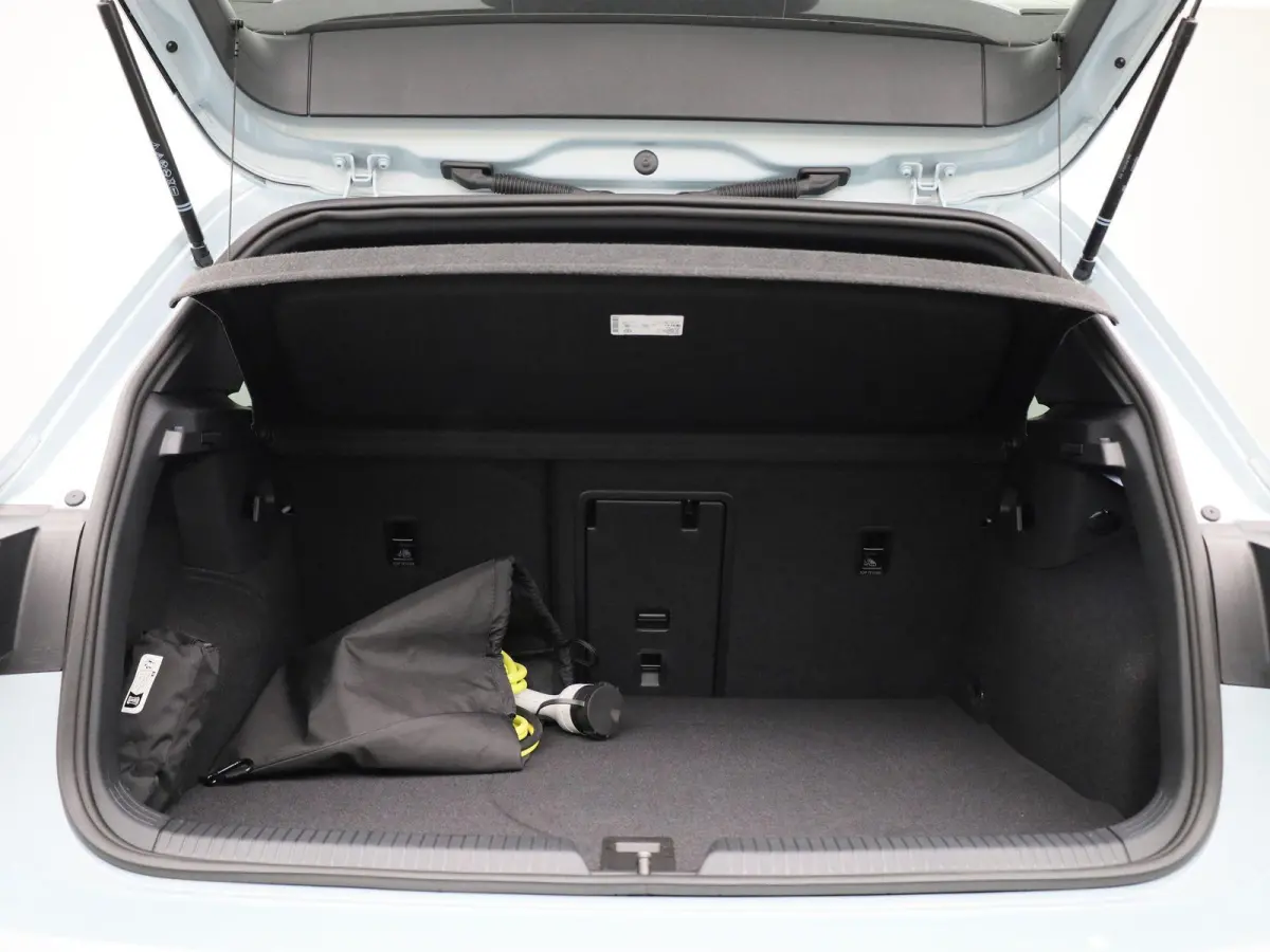 1.5 eHybrid GTE 272 PK | Automaat | Plug-In | Panorama Dak | Navigatie | Digitale Cockpit Pro | 360 Camera | Sport Pakket | Stoelverwarming | Stuurwielverwarming | Head-Updisplay | LED Matri