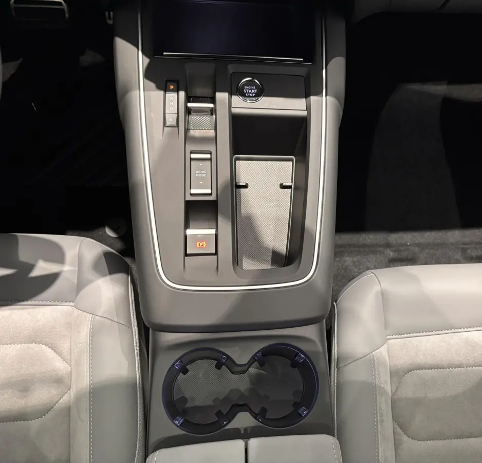 1.6 Plug-in Hybrid 225 ë-Series Citroen C5 Aircross 1.6 Plug-in Hybrid ë-Series | Apple Carplay & Android Auto | Camera | Panorama dak |