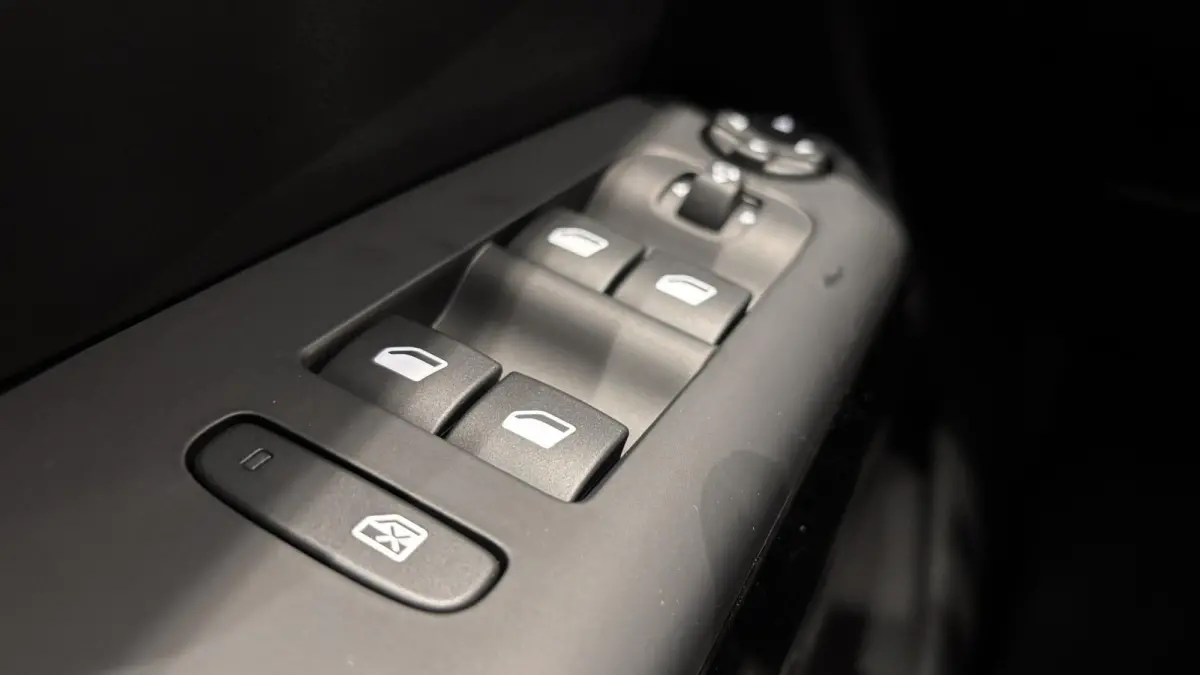 1.6 Plug-in Hybrid 225 ë-Series Citroen C5 Aircross 1.6 Plug-in Hybrid ë-Series | Apple Carplay & Android Auto | Camera | Panorama dak |