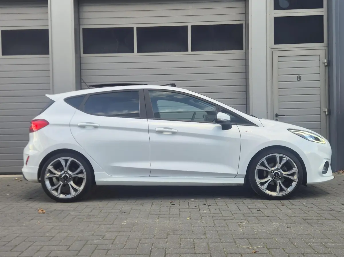 1.0 EcoBoost ST-Line Pano/Carplay/Keyless/Led/