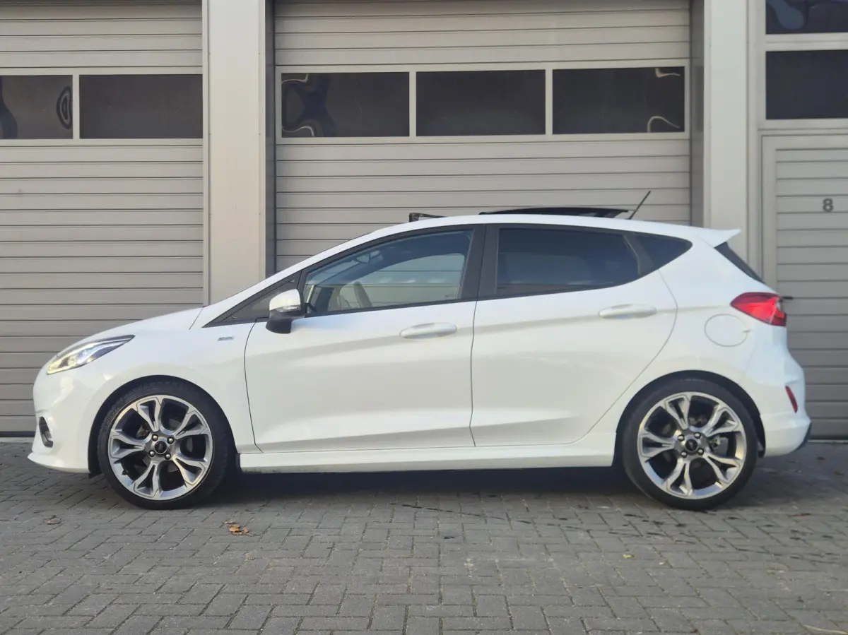 1.0 EcoBoost ST-Line Pano/Carplay/Keyless/Led/