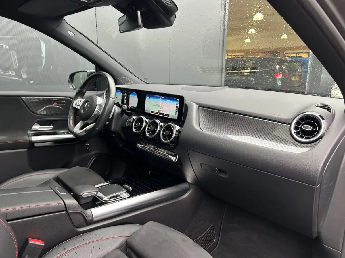 B 180 AMG Nightpakket 1e Eig. Pano Leder Camera Carplay E.klep