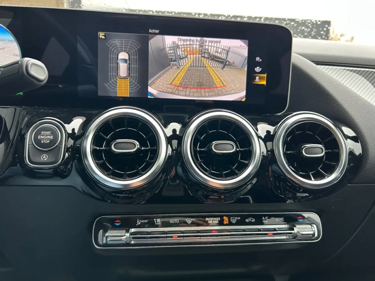 B 180 AMG Nightpakket 1e Eig. Pano Leder Camera Carplay E.klep