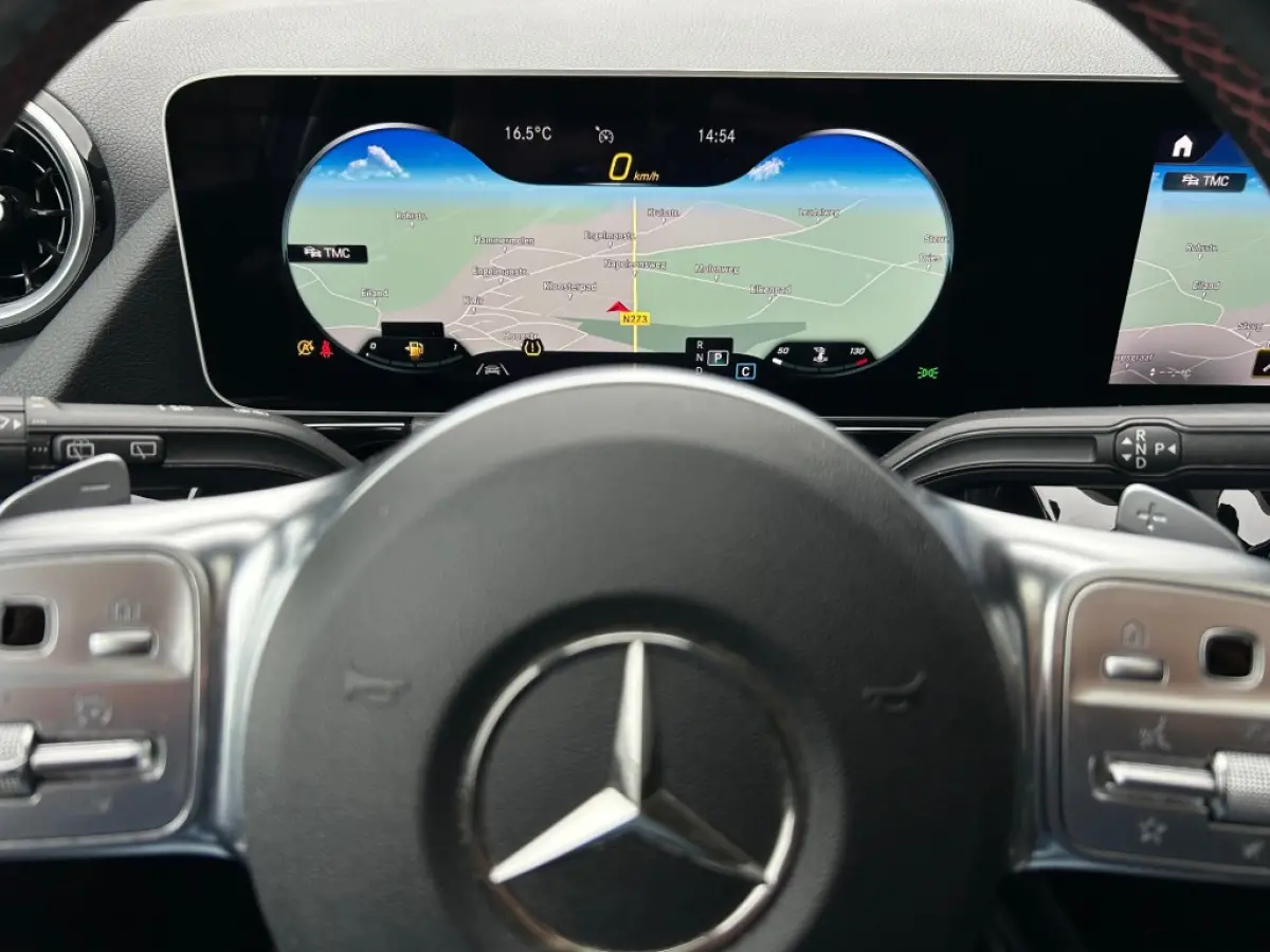 B 180 AMG Nightpakket 1e Eig. Pano Leder Camera Carplay E.klep