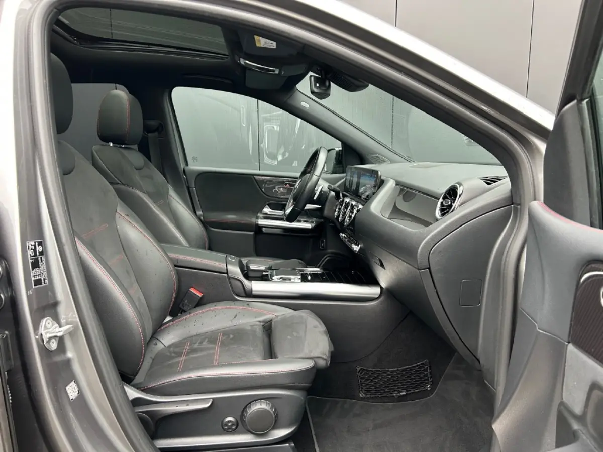B 180 AMG Nightpakket 1e Eig. Pano Leder Camera Carplay E.klep