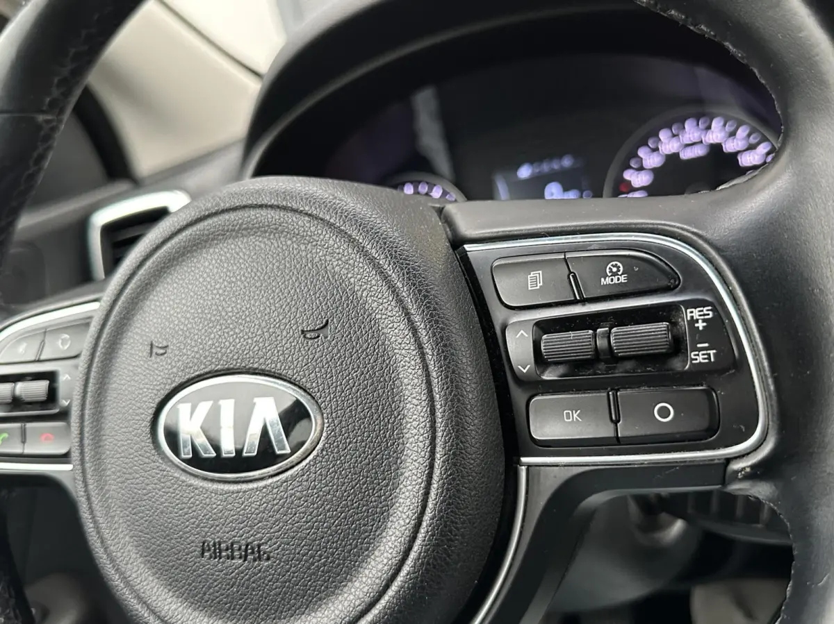 1.6 GDI ComfortLine Navigator Airco Cruise Navi