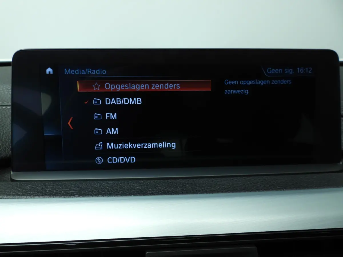 418i | M-Sportpakket | LED | Leder | Navigatie | Schuifdak | Stoelverwarming | DAB | Alu 18 inch