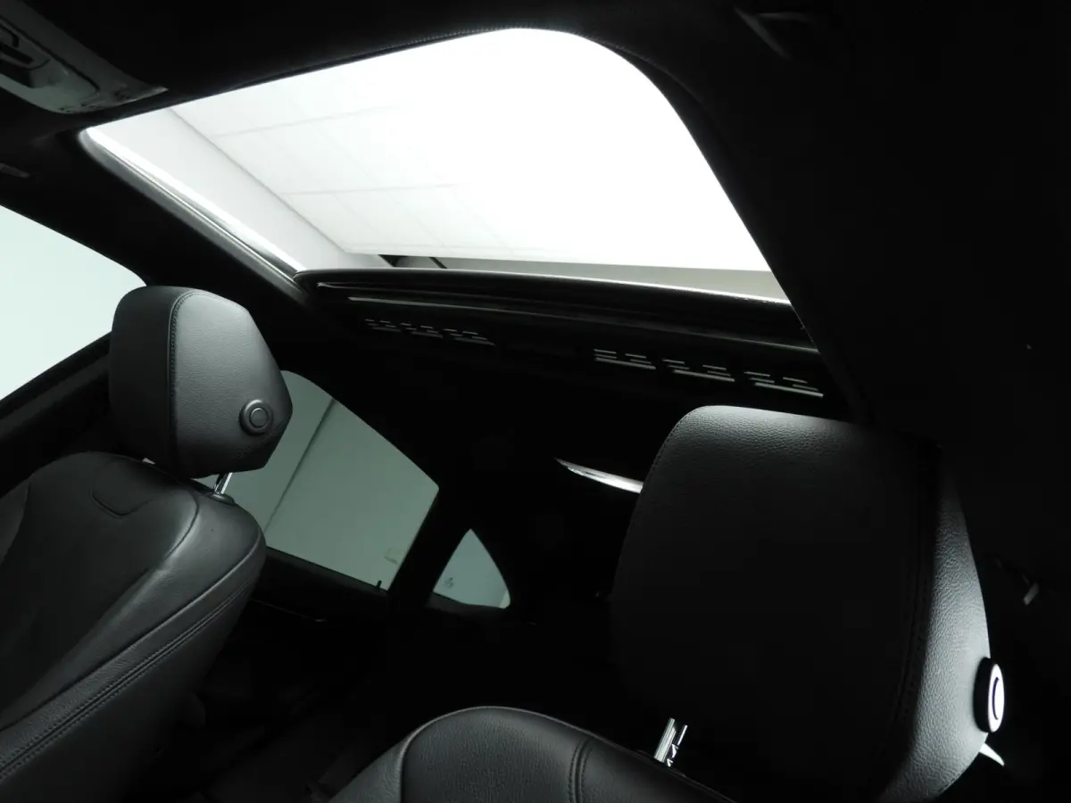 418i | M-Sportpakket | LED | Leder | Navigatie | Schuifdak | Stoelverwarming | DAB | Alu 18 inch