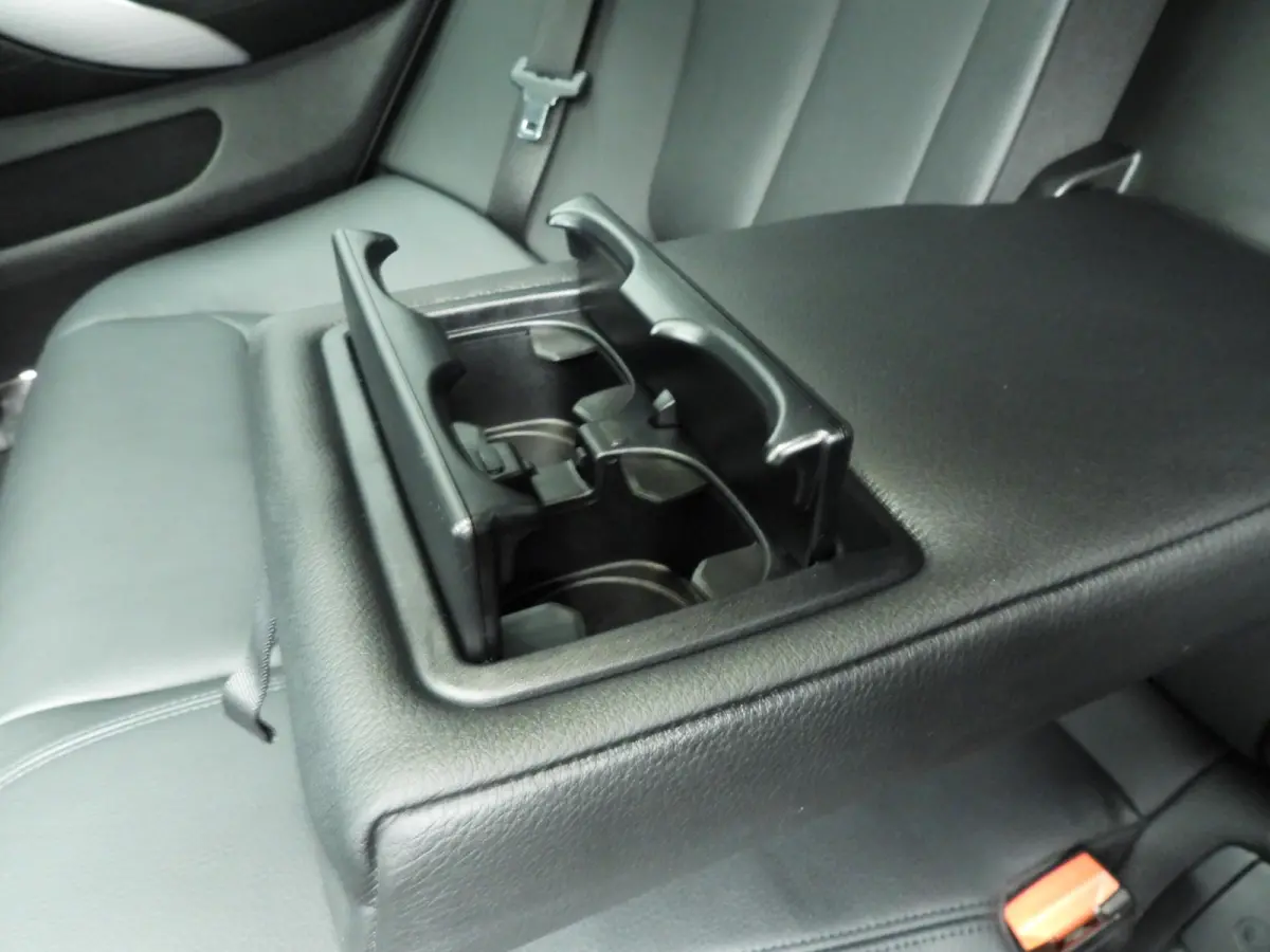 418i | M-Sportpakket | LED | Leder | Navigatie | Schuifdak | Stoelverwarming | DAB | Alu 18 inch