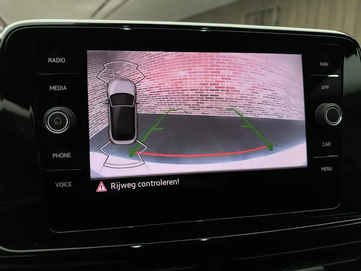 1.5 TSI R-Line | Beats by Dre| IQ Light| Keyless|
