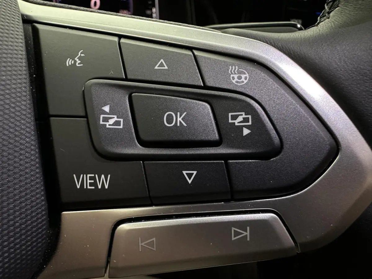 1.5 TSI R-Line | Beats by Dre| IQ Light| Keyless|