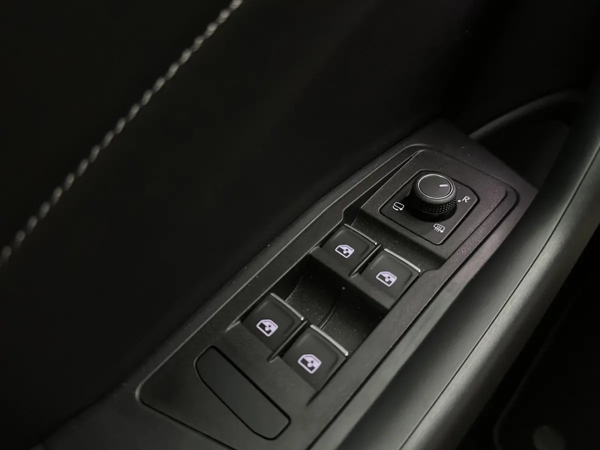 1.5 TSI R-Line | Beats by Dre| IQ Light| Keyless|