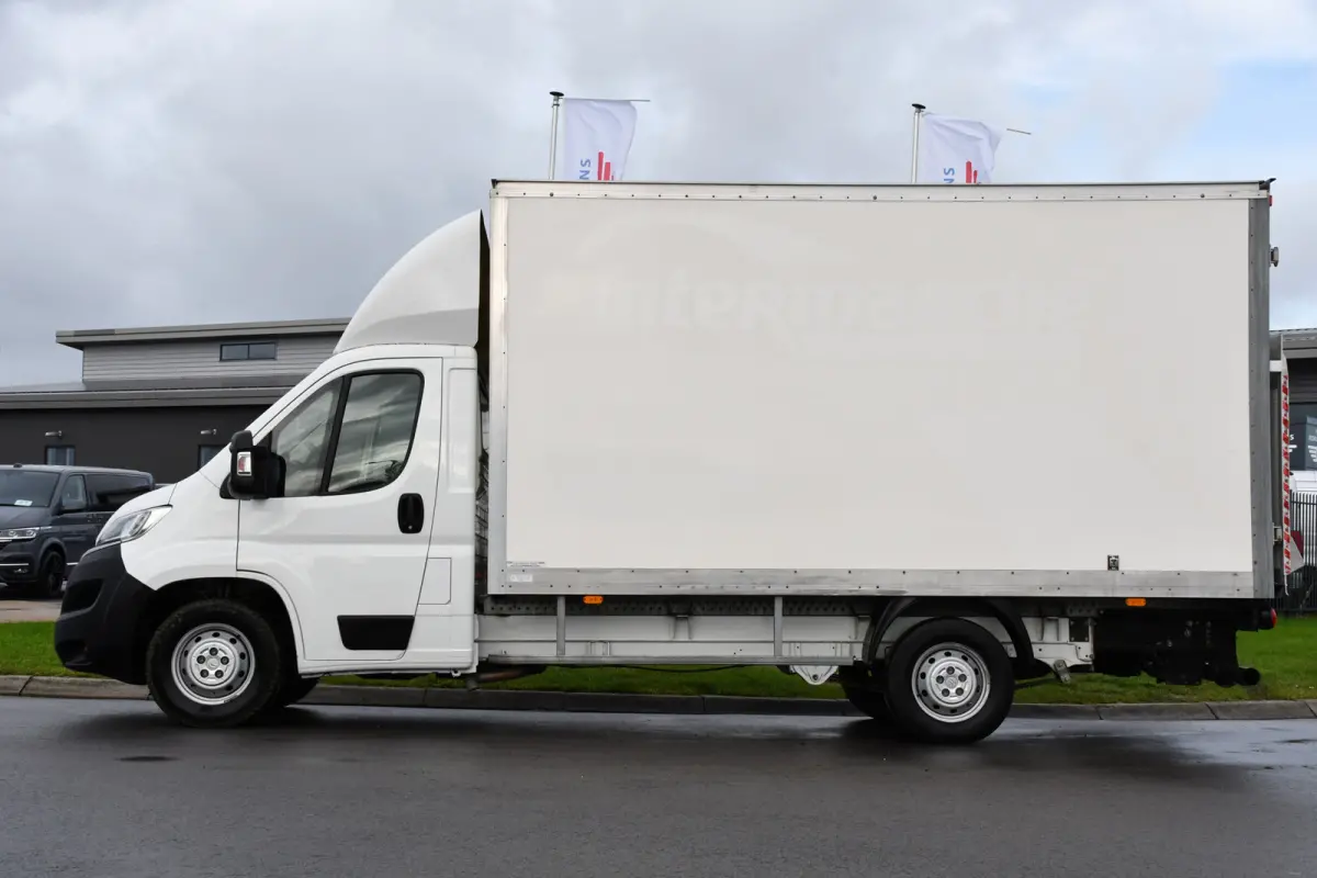 35 2.0 BlueHDi L4 Bakwagen Cruise, NAVI, 165PK, Laadklep, Airco, Uniek!