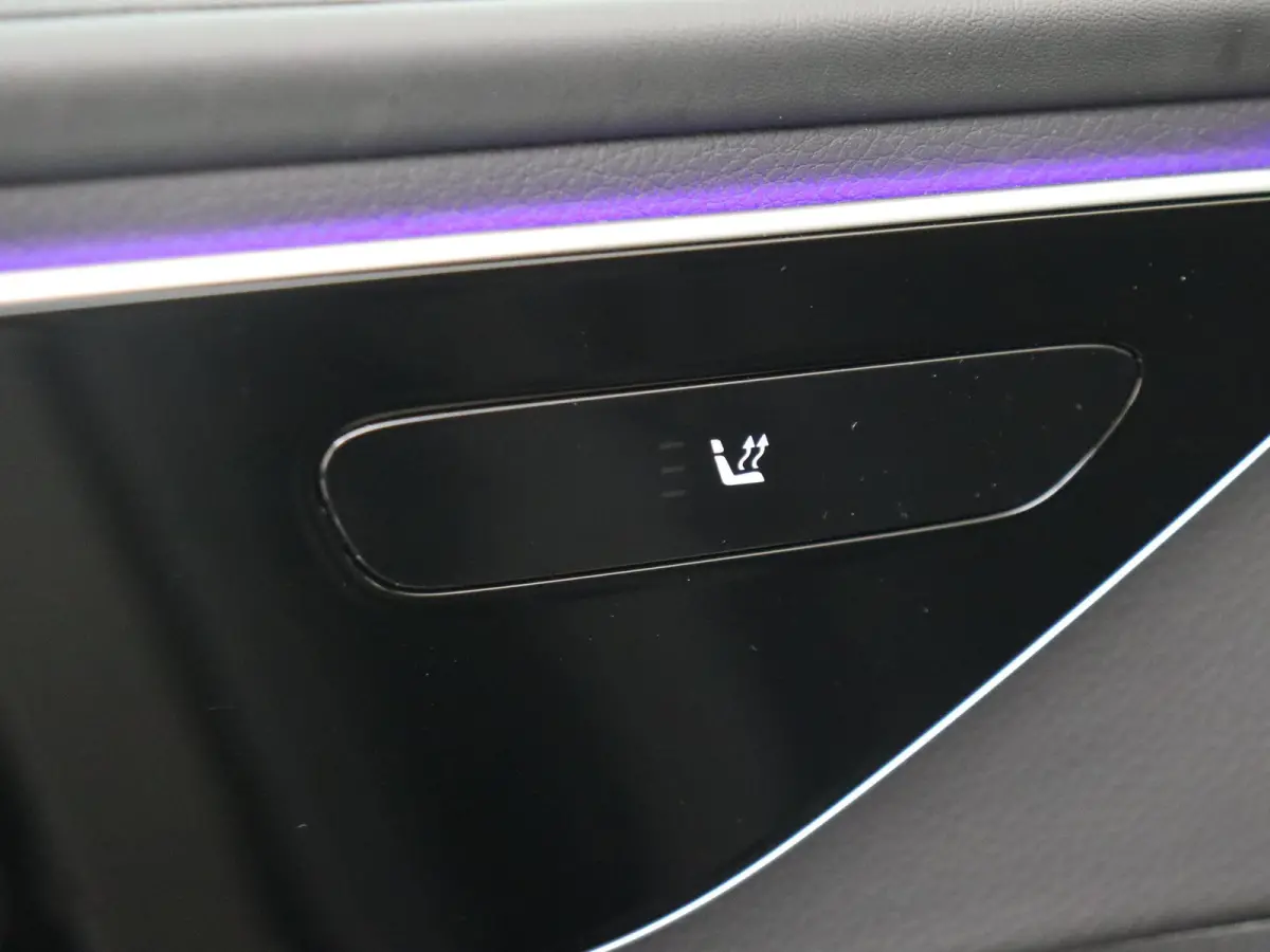 300 e Business Solution AMG /Panoramadak /Nightpakket /Winterpakket /Carplay