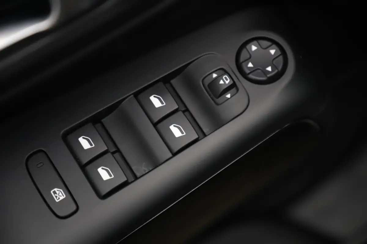1.6 Plug-in Hybrid 225 Business Plus Automaat 19 inch LMV Half Leder Navigatie Achteruitrijcamera Carplay android