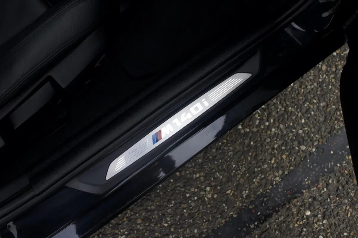 M140i Edition Shadow High Executive