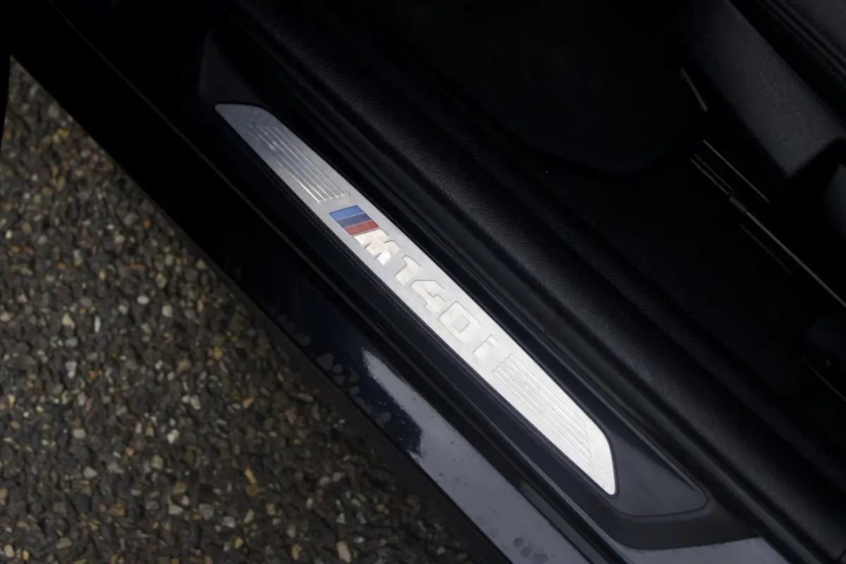 M140i Edition Shadow High Executive