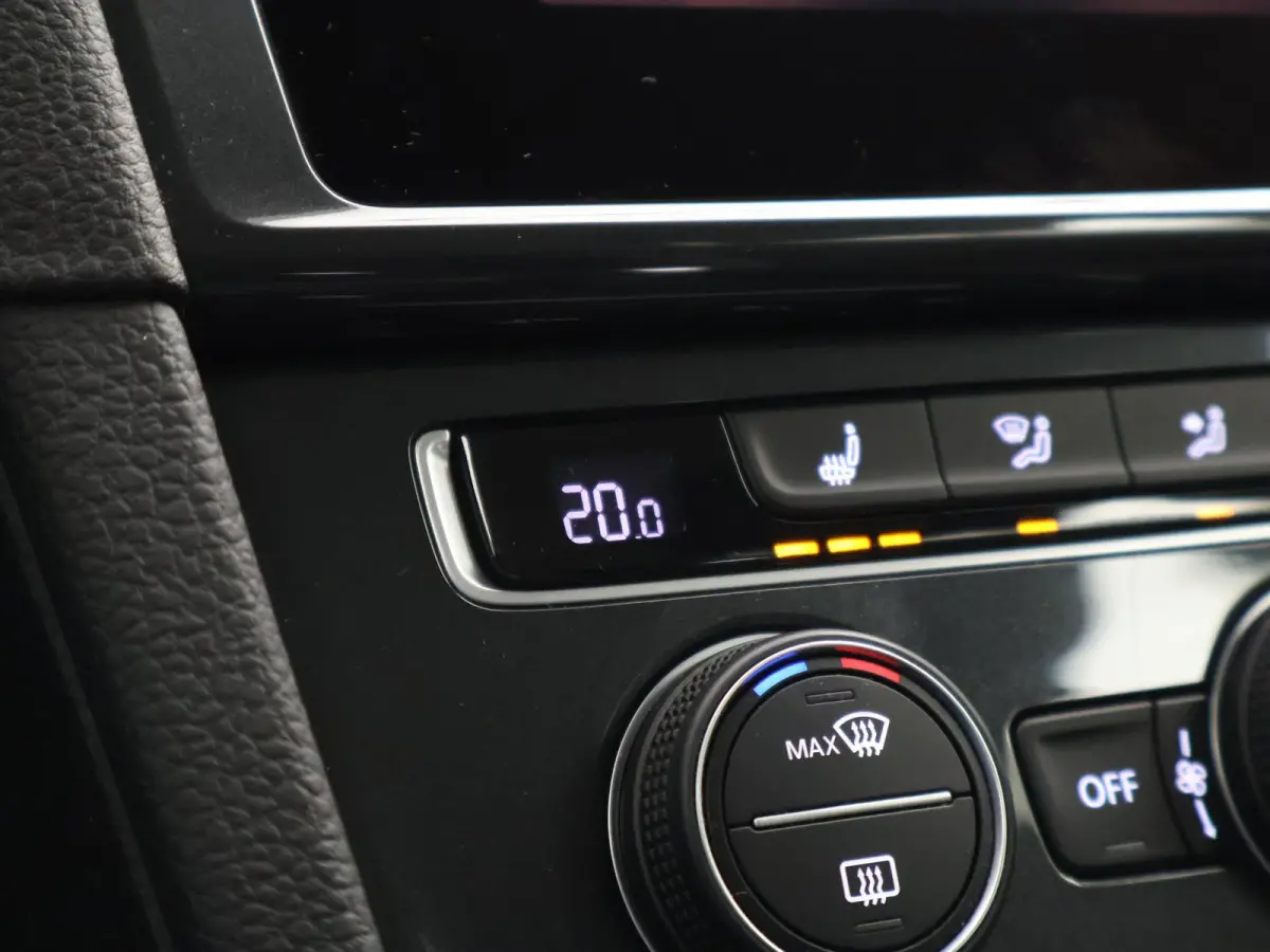 1.5 TSI 130 PK DSG AUT. + MASSAGE / ADAPTIVE CRUISE / CARPLAY / STOELVERW.