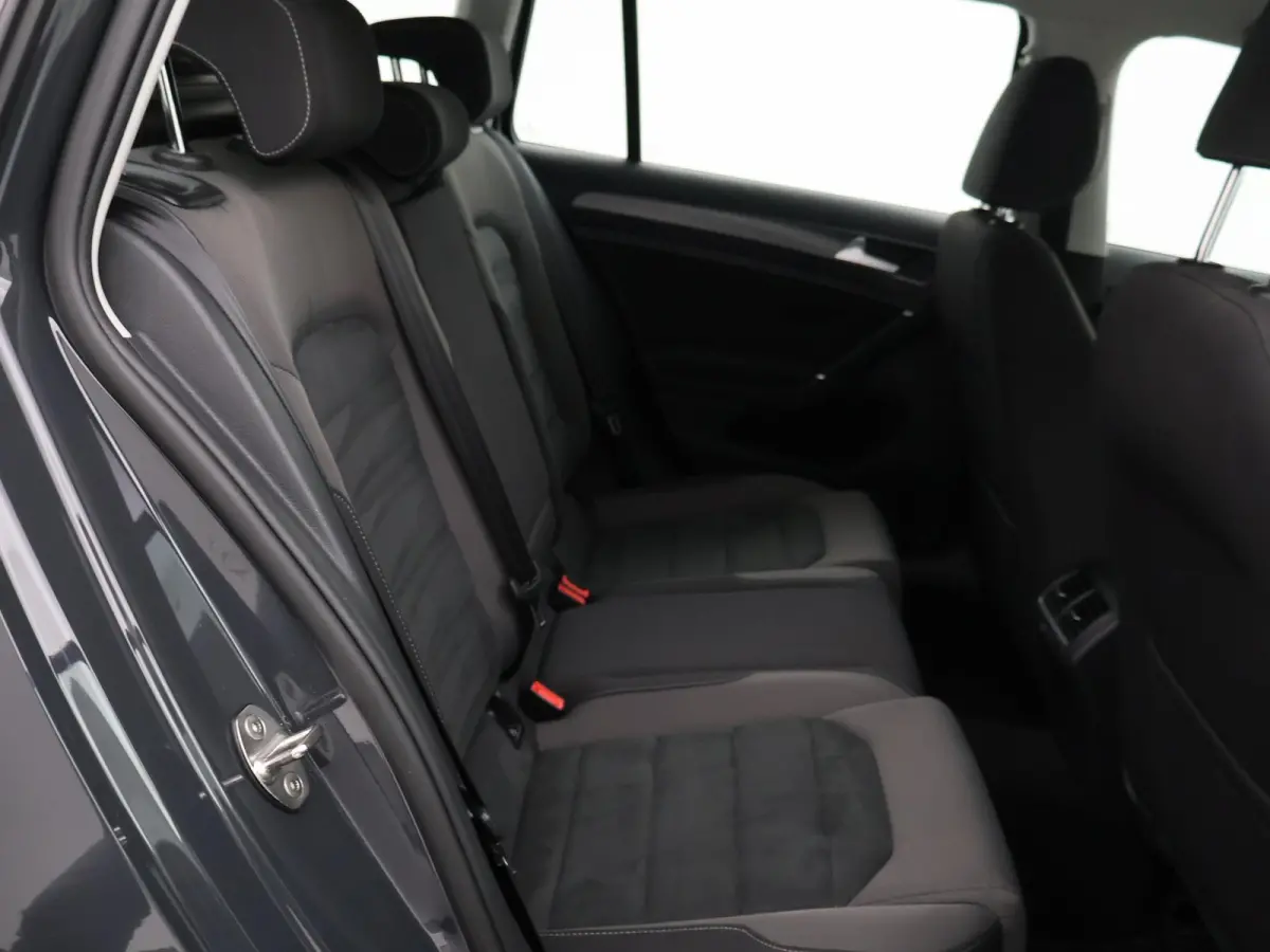 1.5 TSI 130 PK DSG AUT. + MASSAGE / ADAPTIVE CRUISE / CARPLAY / STOELVERW.