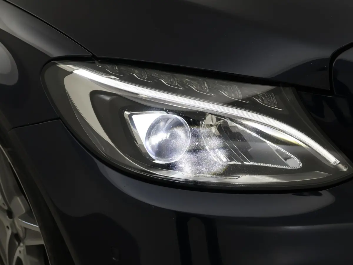 180 CDI AMG SPORT *CAVANSITE BLUE* + SPORTSTOELEN | LED | STOELVERW. | 18 INCH LMV