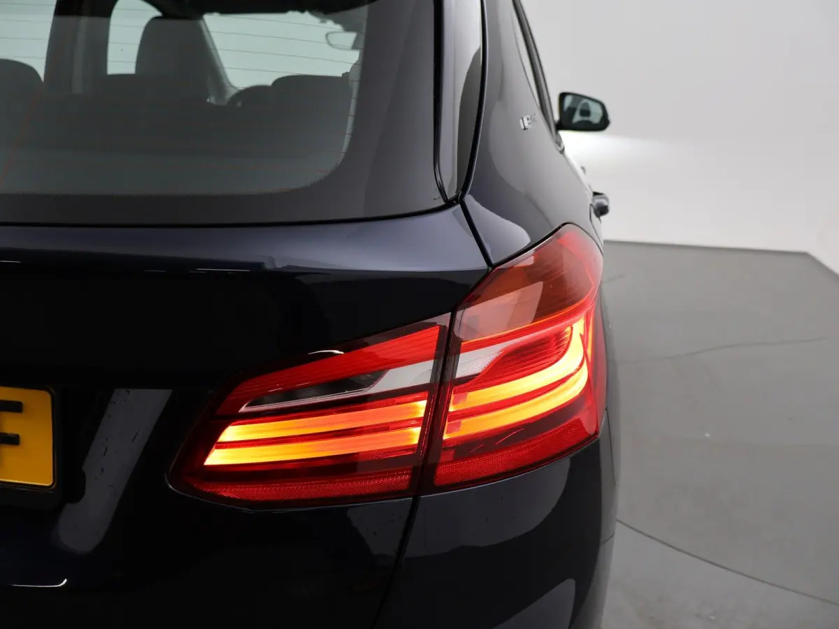 225xe 224 PK XDRIVE PLUG-IN HYBRID + STOELVERWARMING / AFN. TREKHAAK / NAVIGATIE