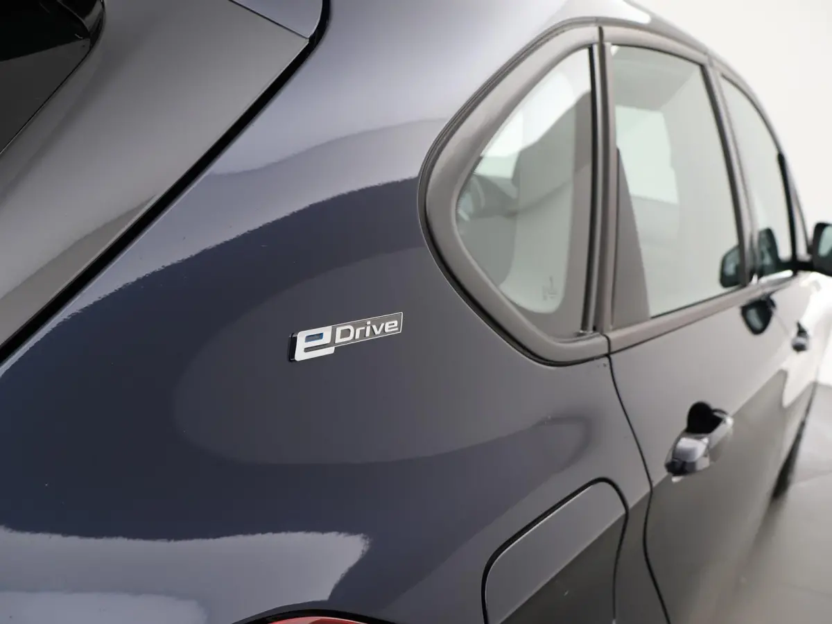 225xe 224 PK XDRIVE PLUG-IN HYBRID + STOELVERWARMING / AFN. TREKHAAK / NAVIGATIE