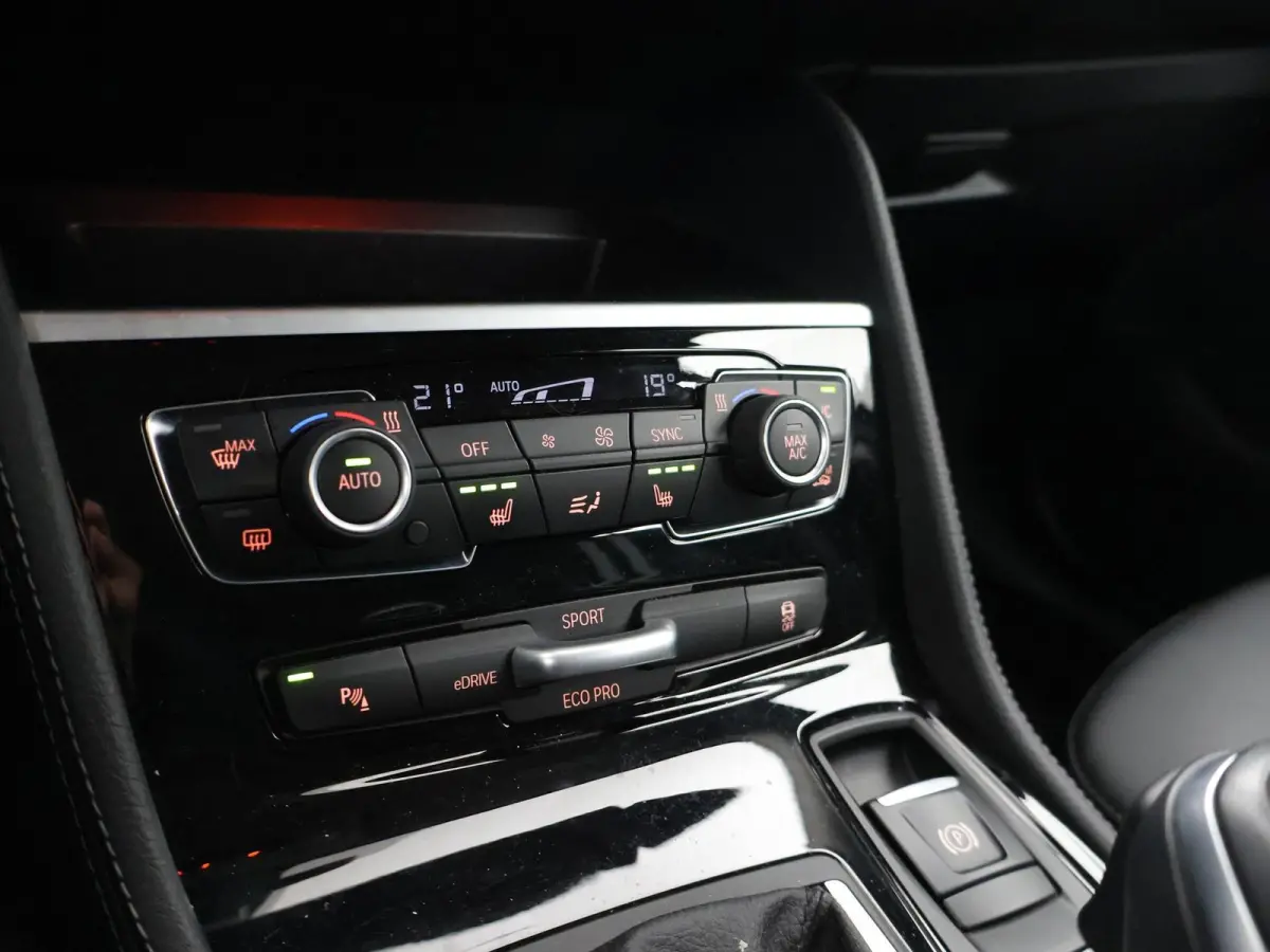 225xe 224 PK XDRIVE PLUG-IN HYBRID + STOELVERWARMING / AFN. TREKHAAK / NAVIGATIE