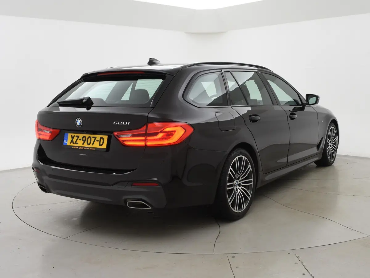 520i 184 PK M-SPORT H.E. AUT. *ALMANDINBRAUN* + PANORAMA | NAPPA LEDER | HEAD-UP | 19 INCH