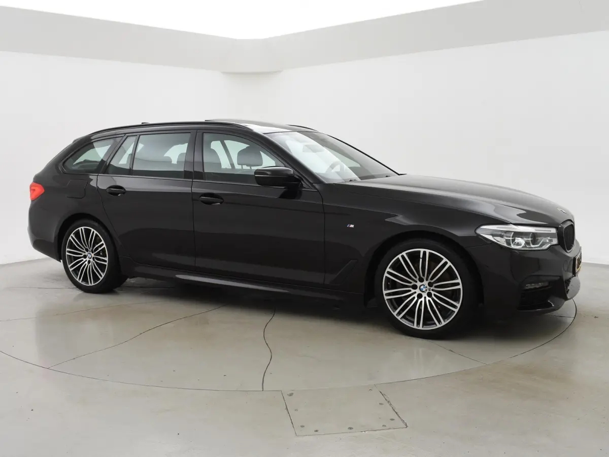 520i 184 PK M-SPORT H.E. AUT. *ALMANDINBRAUN* + PANORAMA | NAPPA LEDER | HEAD-UP | 19 INCH