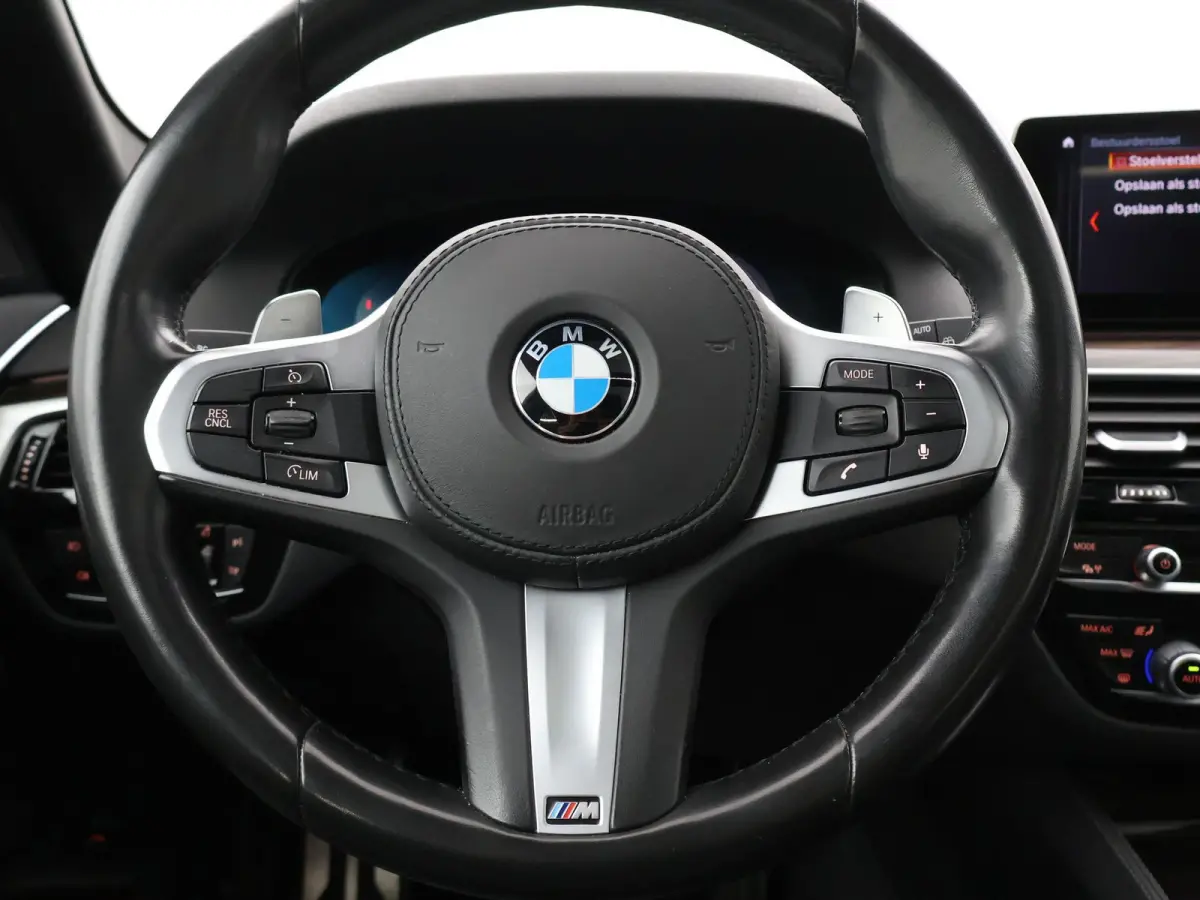 520i 184 PK M-SPORT H.E. AUT. *ALMANDINBRAUN* + PANORAMA | NAPPA LEDER | HEAD-UP | 19 INCH