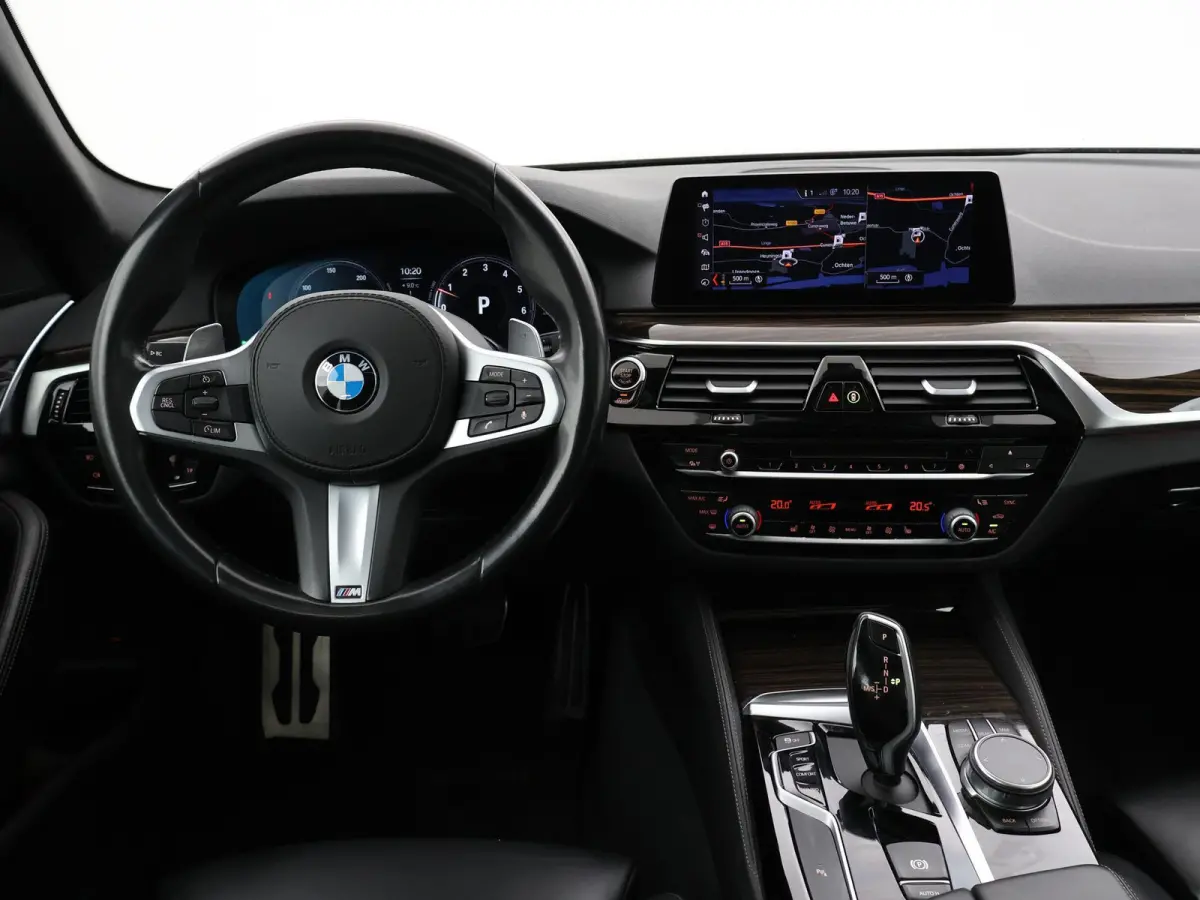 520i 184 PK M-SPORT H.E. AUT. *ALMANDINBRAUN* + PANORAMA | NAPPA LEDER | HEAD-UP | 19 INCH