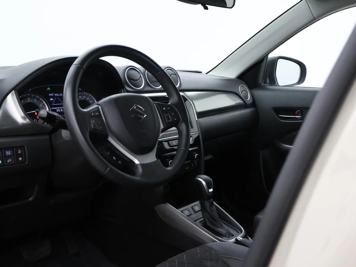 1.5 HYBRID AUT. ALLGRIP 4WD STYLE + TREKHAAK | ADAPTIVE CRUISE | CAMERA | STOELVERW. | NAVIGATIE