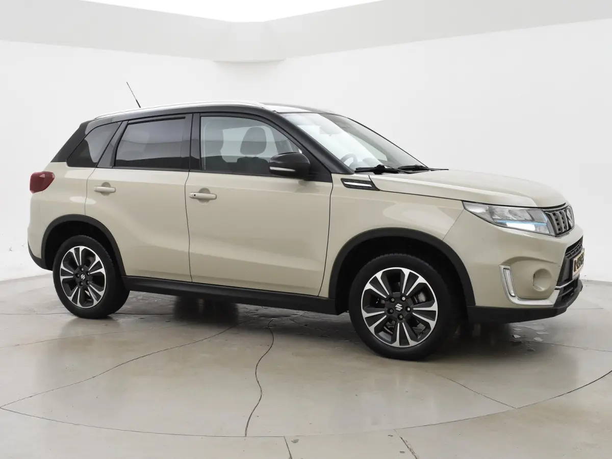 1.5 HYBRID AUT. ALLGRIP 4WD STYLE + TREKHAAK | ADAPTIVE CRUISE | CAMERA | STOELVERW. | NAVIGATIE