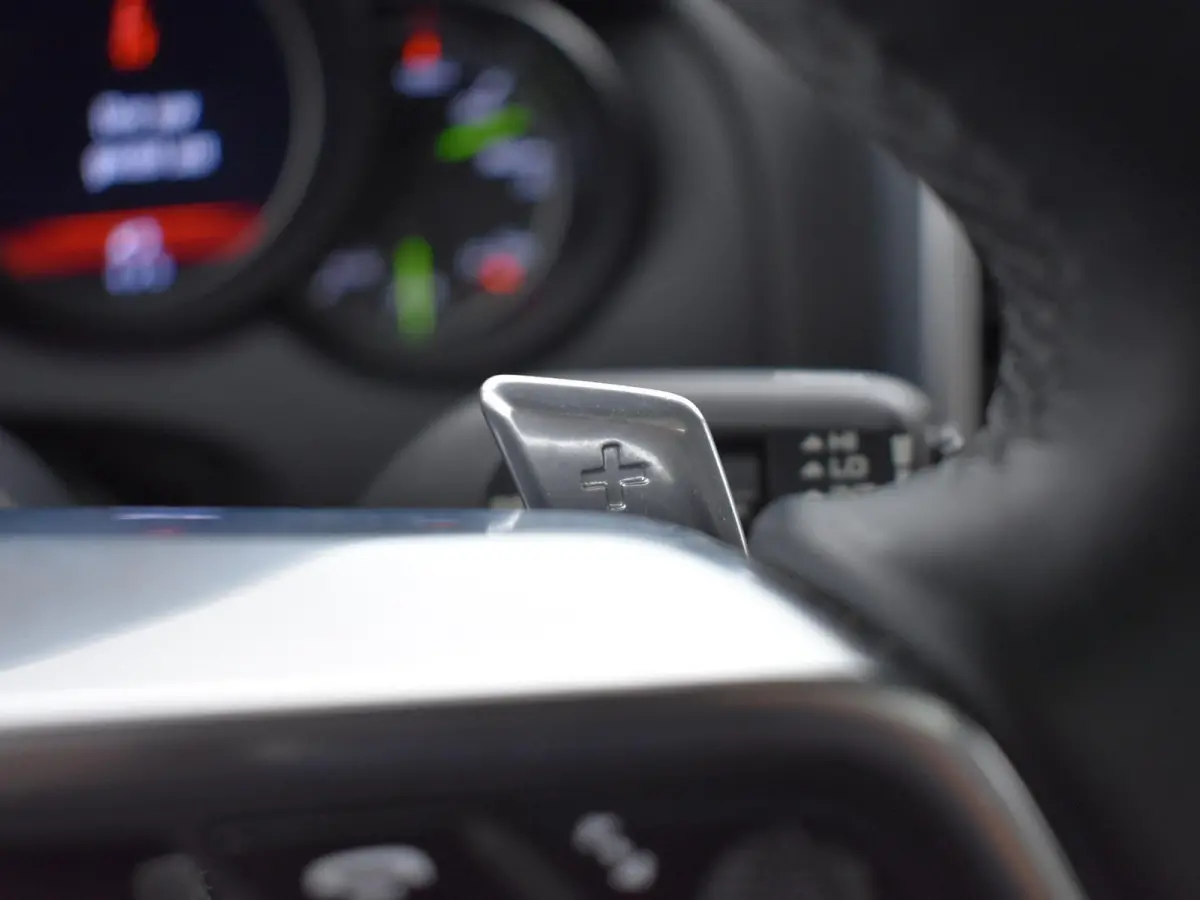 3.0 S E-HYBRID 416 PK + ADAPTIVE CRUISE | PANORAMA | 360 CAMERA | LUCHTVERING | APPLE CARPLAY | BOSE
