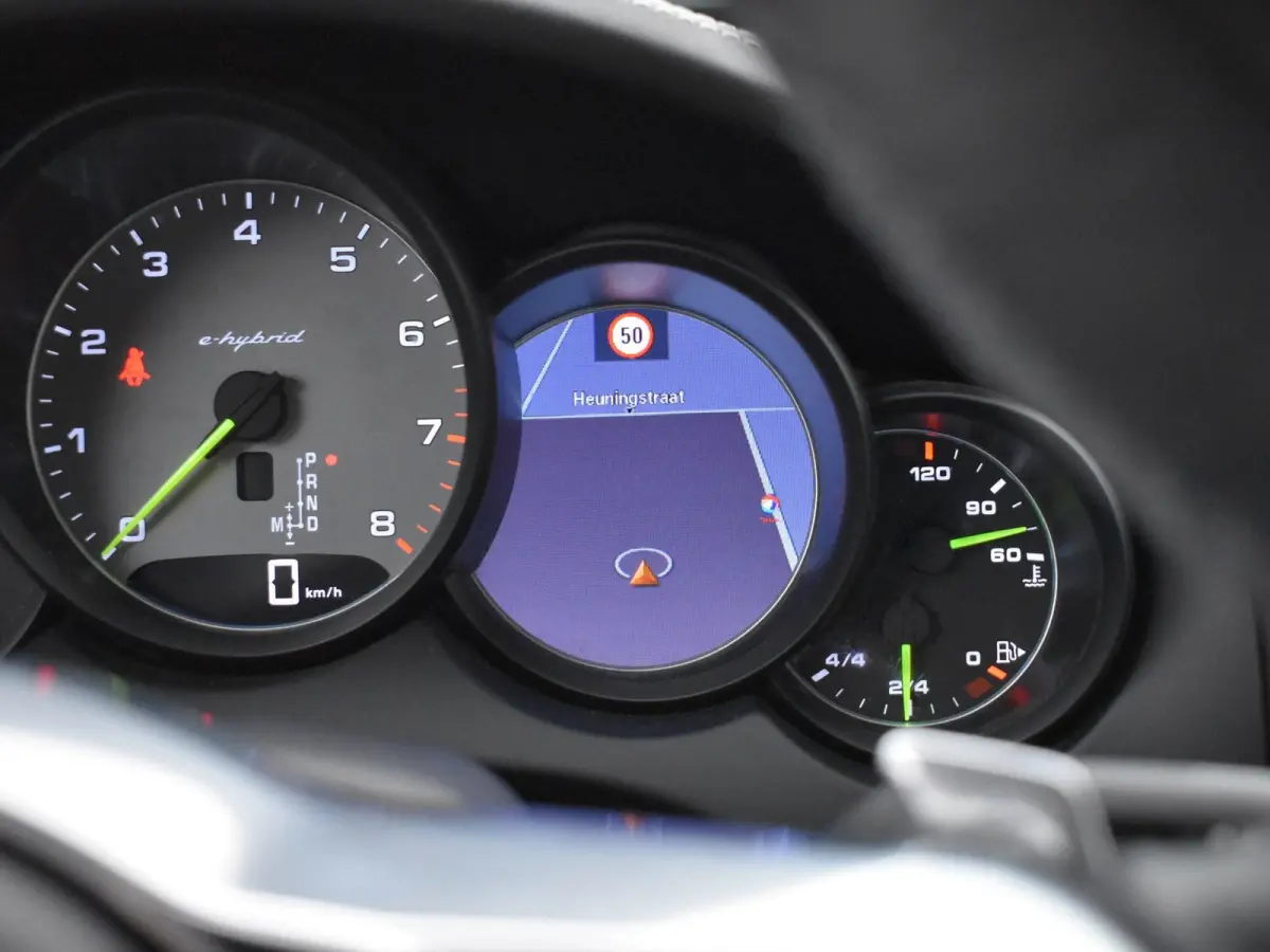 3.0 S E-HYBRID 416 PK + ADAPTIVE CRUISE | PANORAMA | 360 CAMERA | LUCHTVERING | APPLE CARPLAY | BOSE