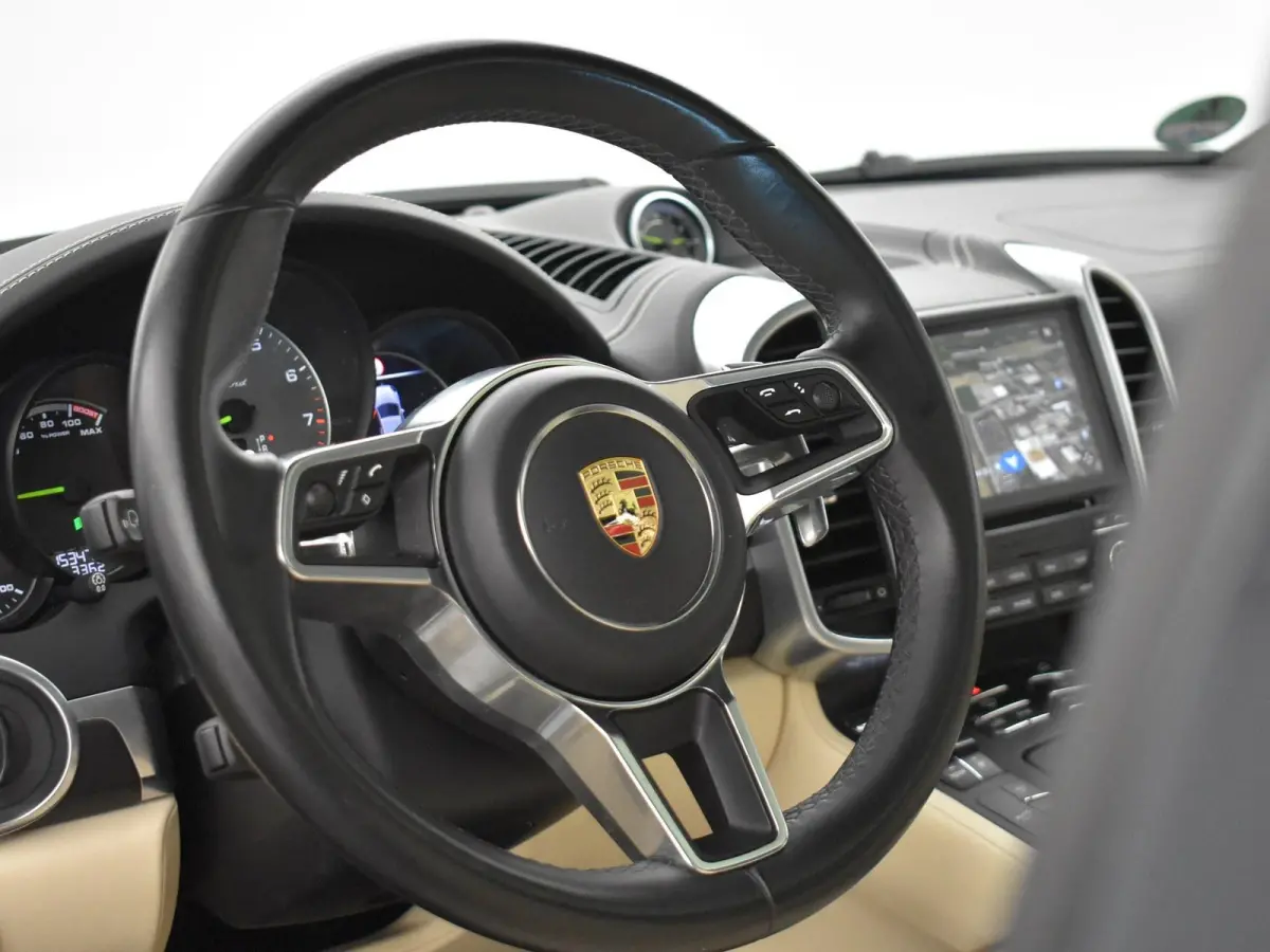 3.0 S E-HYBRID 416 PK + ADAPTIVE CRUISE | PANORAMA | 360 CAMERA | LUCHTVERING | APPLE CARPLAY | BOSE