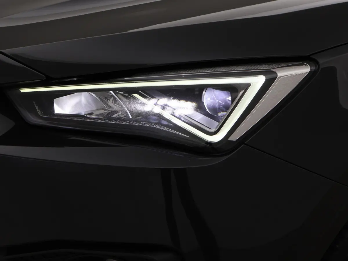 1.5 TSI 150 PK STYLE LIMITED + TREKHAAK | ALL SEASON BANDEN | LED | CAMERA