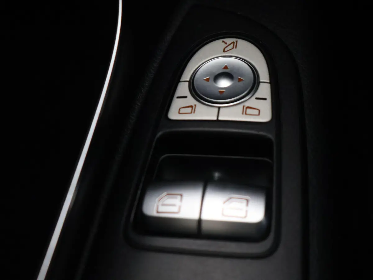119 CDI 190 PK AUT7 EURO 6 + LEDER | STOELVERW. | LED | CAMERA | NAVIGATIE | AFN. TREKH. | LMV
