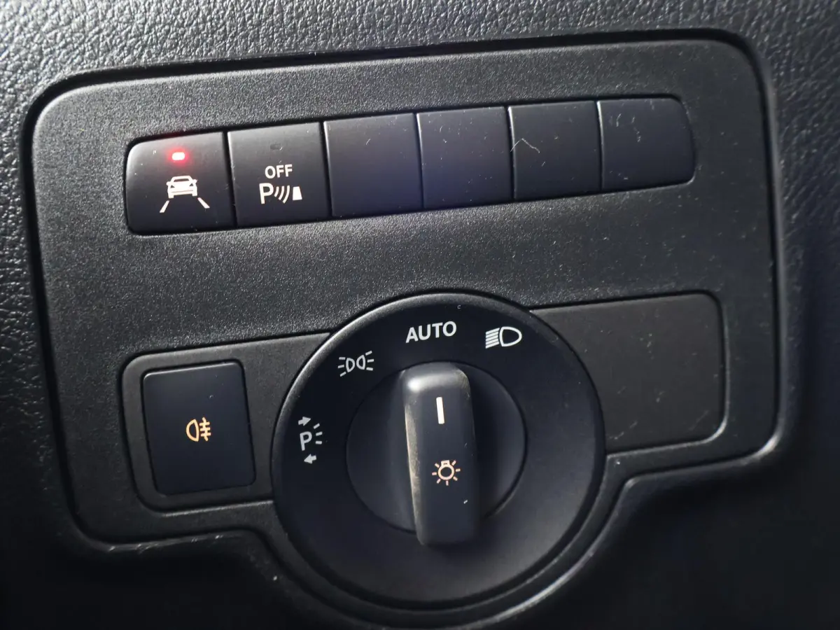 119 CDI 190 PK AUT7 EURO 6 + LEDER | STOELVERW. | LED | CAMERA | NAVIGATIE | AFN. TREKH. | LMV