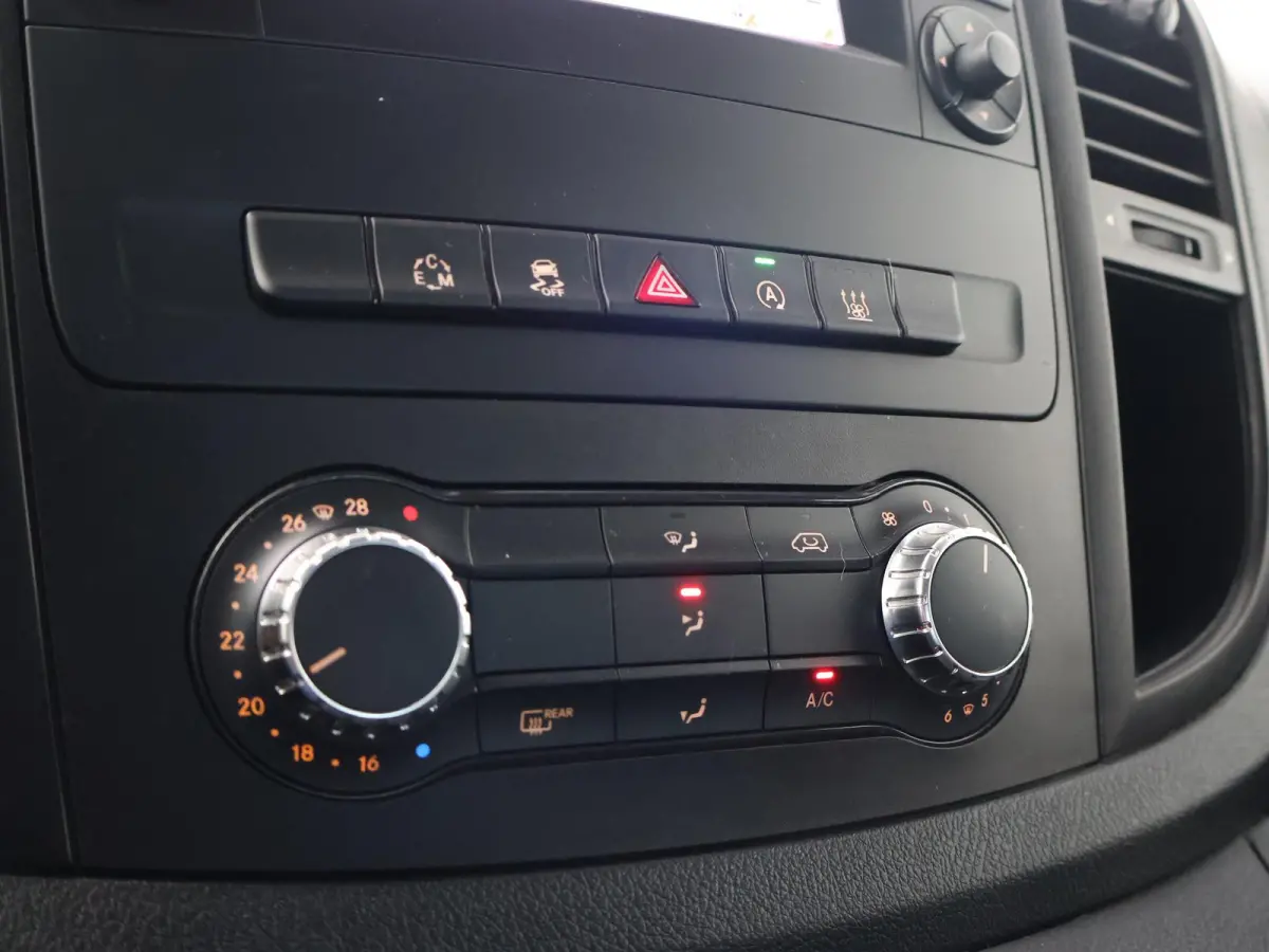 119 CDI 190 PK AUT7 EURO 6 + LEDER | STOELVERW. | LED | CAMERA | NAVIGATIE | AFN. TREKH. | LMV