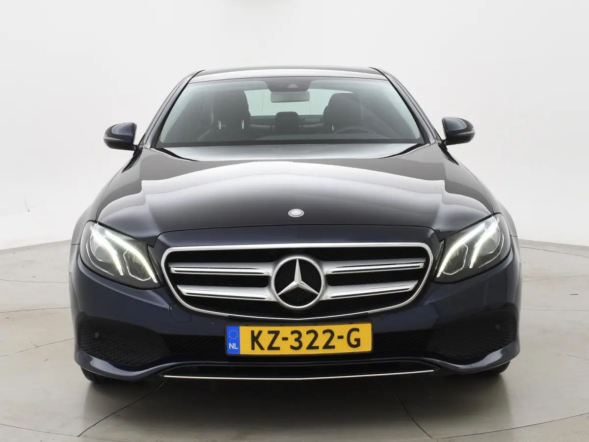 350e PLUG-IN HYBRID SEDAN AUT9 + 20 INCH | SFEERVERLICHTING | LUCHTVERING | CARPLAY | CAMERA | LED