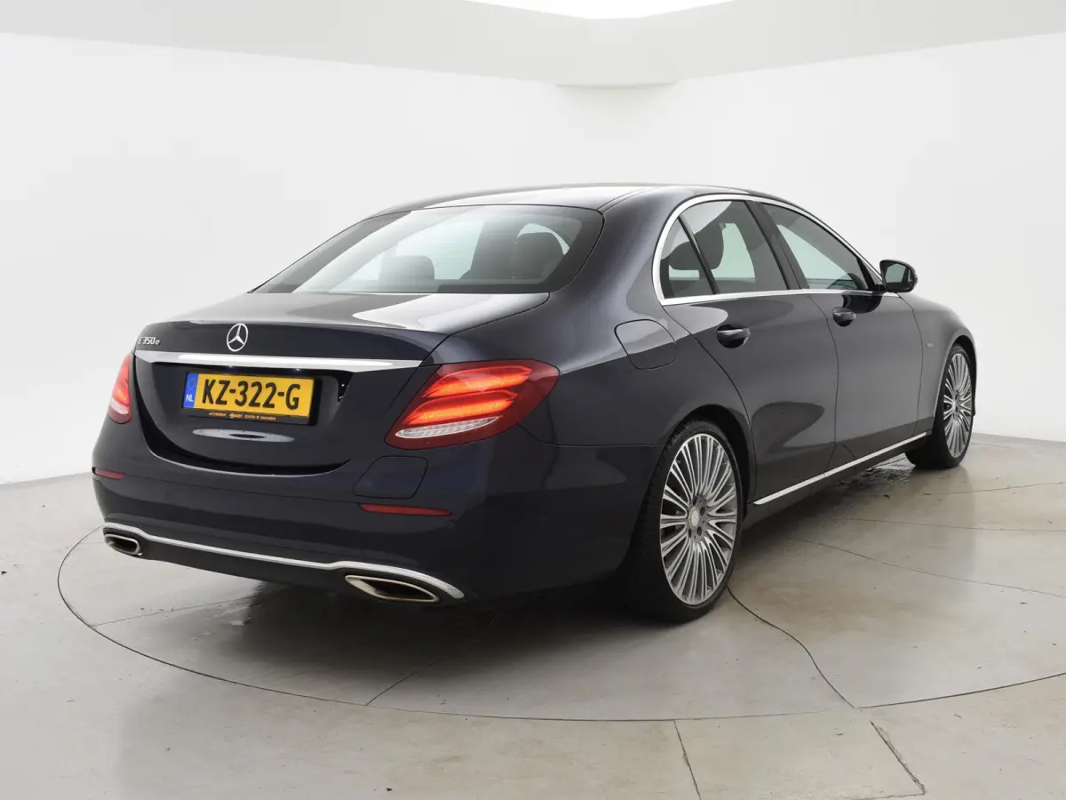 350e PLUG-IN HYBRID SEDAN AUT9 + 20 INCH | SFEERVERLICHTING | LUCHTVERING | CARPLAY | CAMERA | LED