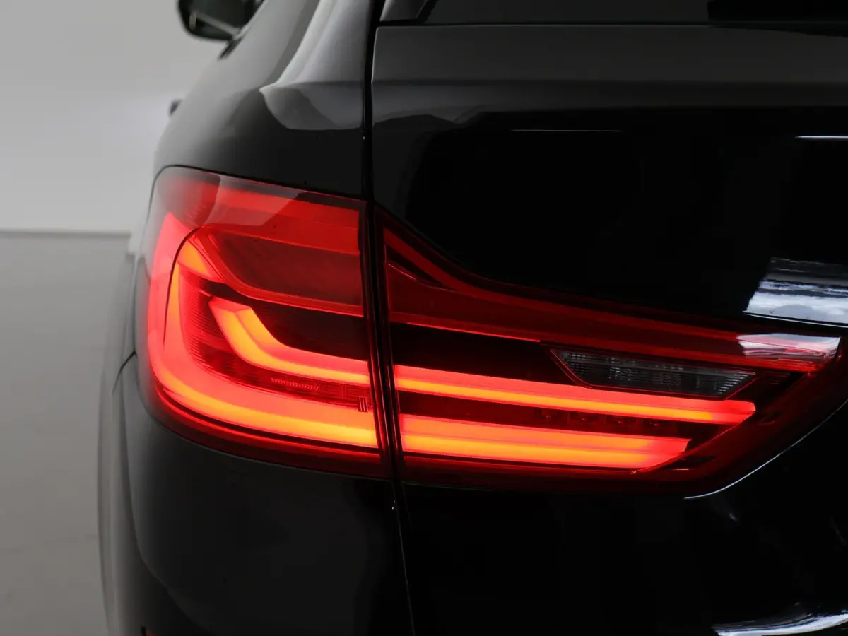 530i H.E. SPORT-LINE 252 PK AUT8. + LEDER EXCLUSIVE / ADAPTIVE CRUISE / CARPLAY