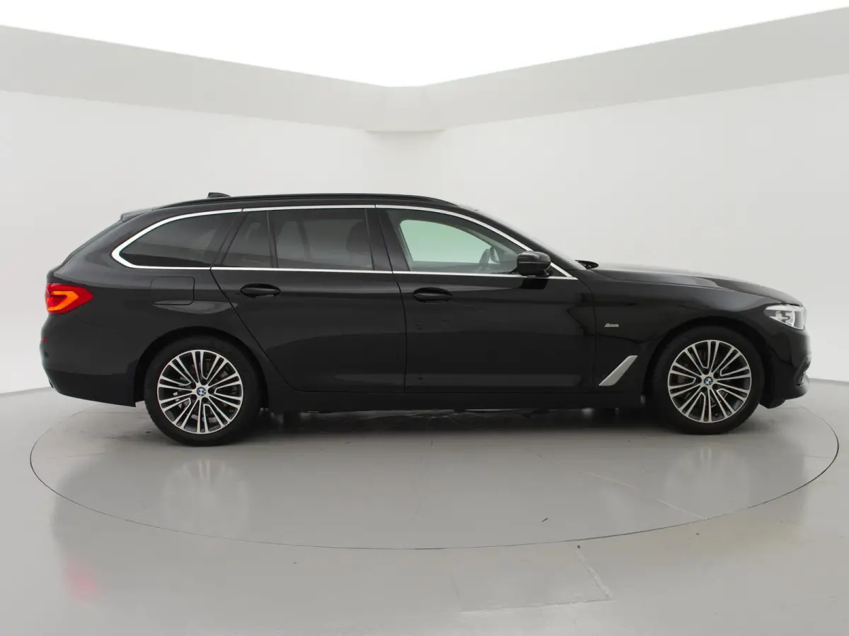 530i H.E. SPORT-LINE 252 PK AUT8. + LEDER EXCLUSIVE / ADAPTIVE CRUISE / CARPLAY