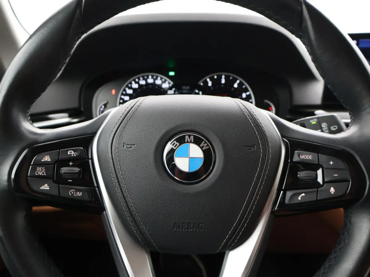 530i H.E. SPORT-LINE 252 PK AUT8. + LEDER EXCLUSIVE / ADAPTIVE CRUISE / CARPLAY